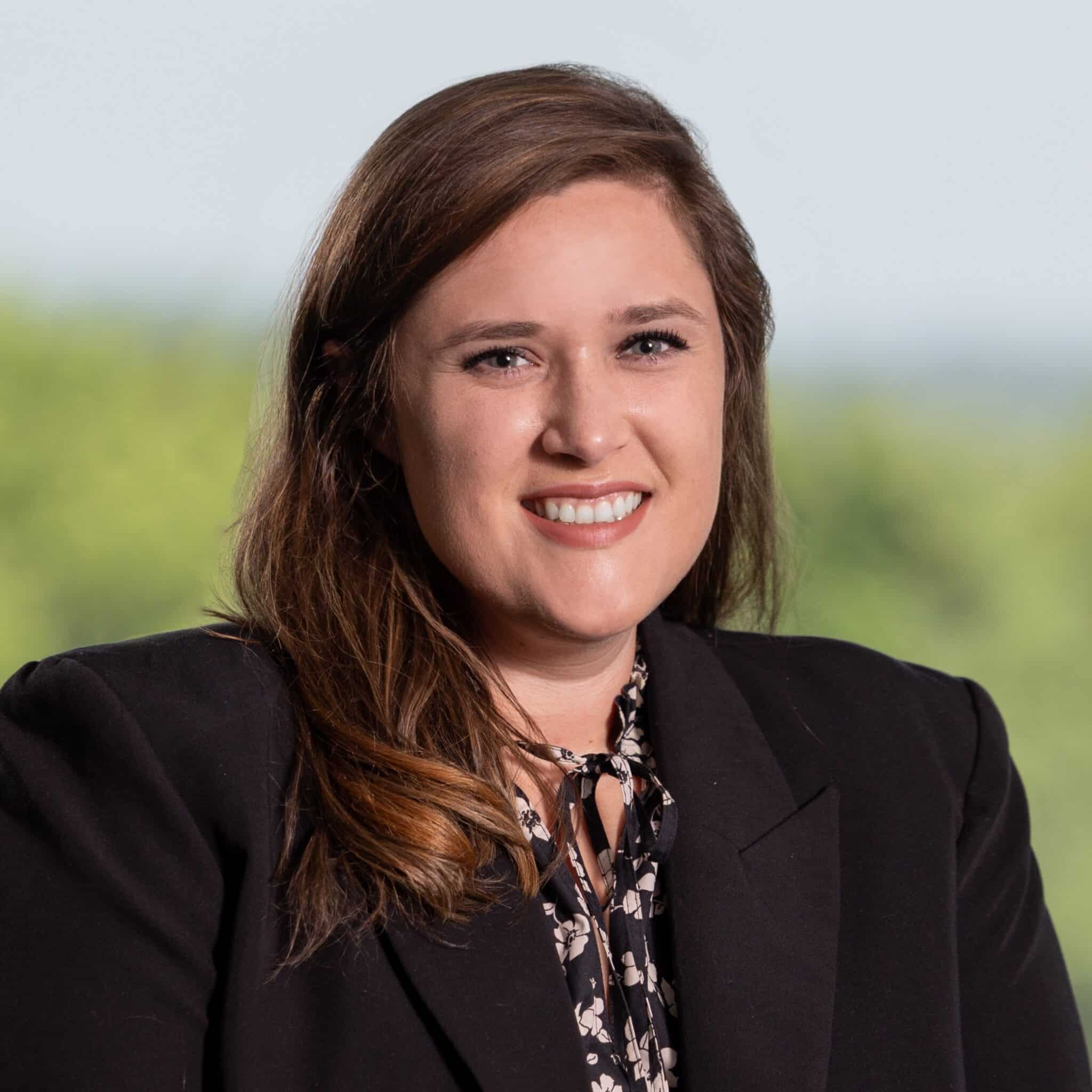 Headshot - Taylor Dietz